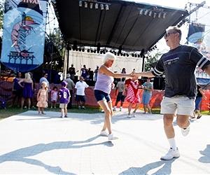 Oil well capped, 'shrimp and petroleum' festival goes ahead