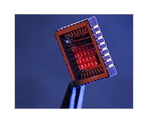 Researchers Advance Toward Hybrid Spintronic Computer Chips