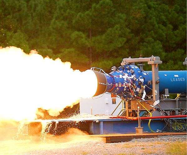 Third Subscale Booster for future Artemis missions fires up at Marshall