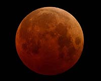A Dreamy Lunar Eclipse For August Skies