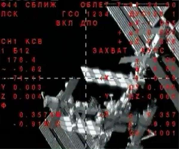 Soyuz docks at ISS with three onboard