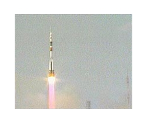Russian, US astronauts blast off to space station