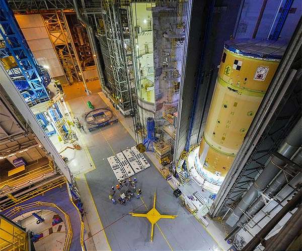 Artemis II core stage positioned for integration
