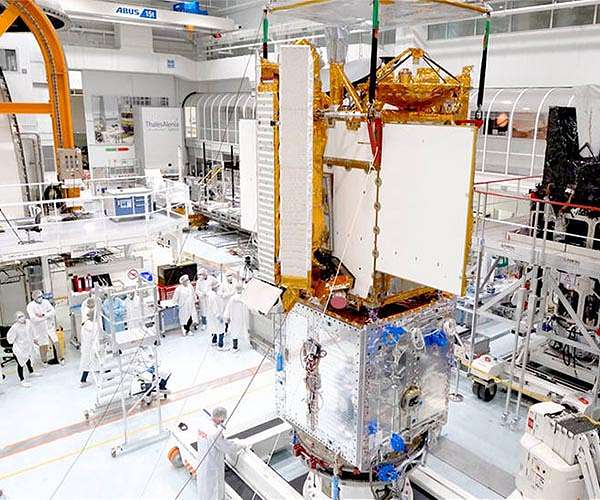 Satellite to study Earth's water arrives at launch site