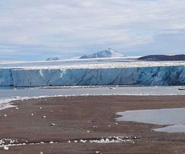 Space for Shore project tracks Svalbard glacier changes with Sentinel-1