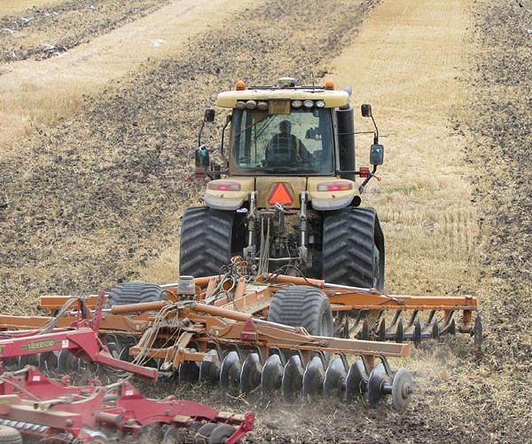 EU chief urges dialogue to end farming 'polarisation'
