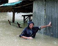 Disease threatens Philippine flood survivors: officials