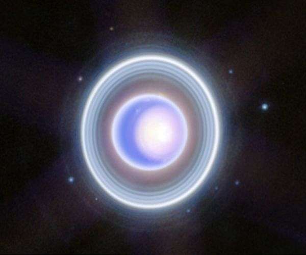 Webb rings in the holidays with the ringed planet Uranus