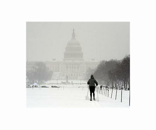 The tipping point for legislative polarization