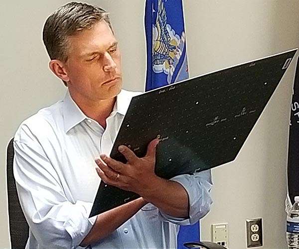Senator Martin Heinrich visits AFRL and its Advanced Solar Power Initiatives