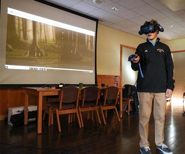Google renews push into mixed reality headgear